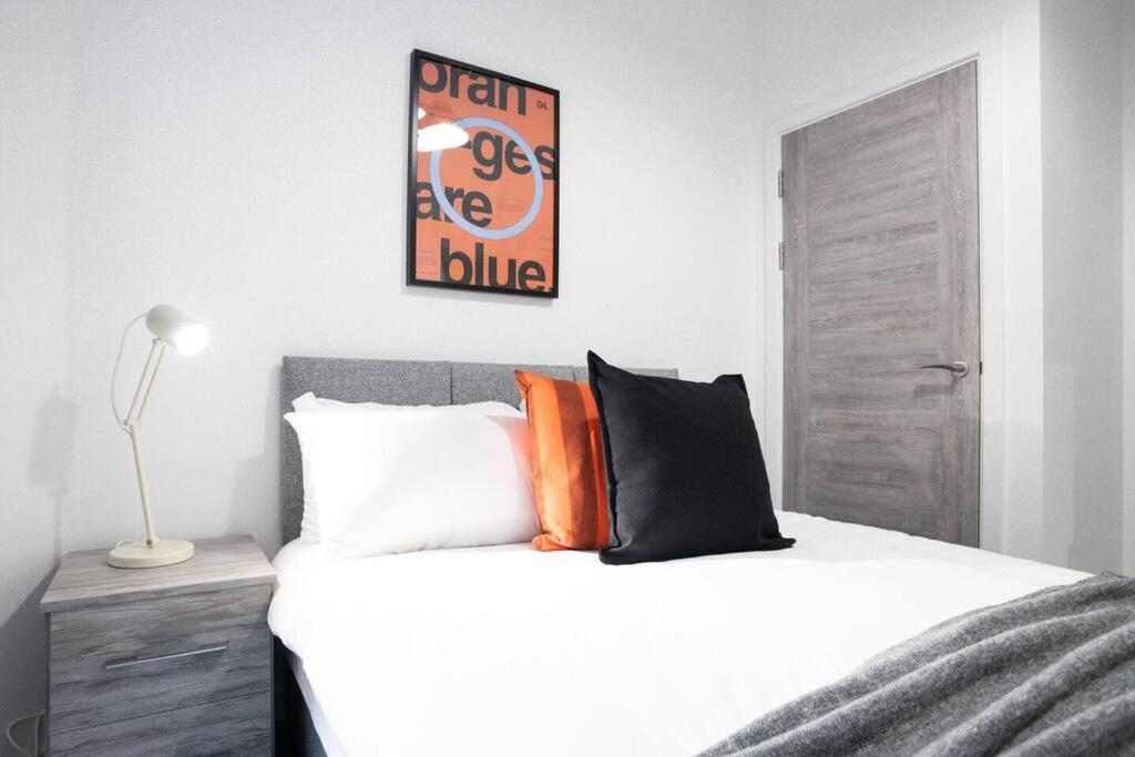 Bayard Apartments City Centre 2 Bedroom Apartment Питерборо Екстериор снимка