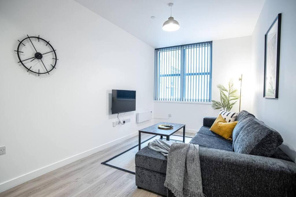 Bayard Apartments City Centre 2 Bedroom Apartment Питерборо Екстериор снимка