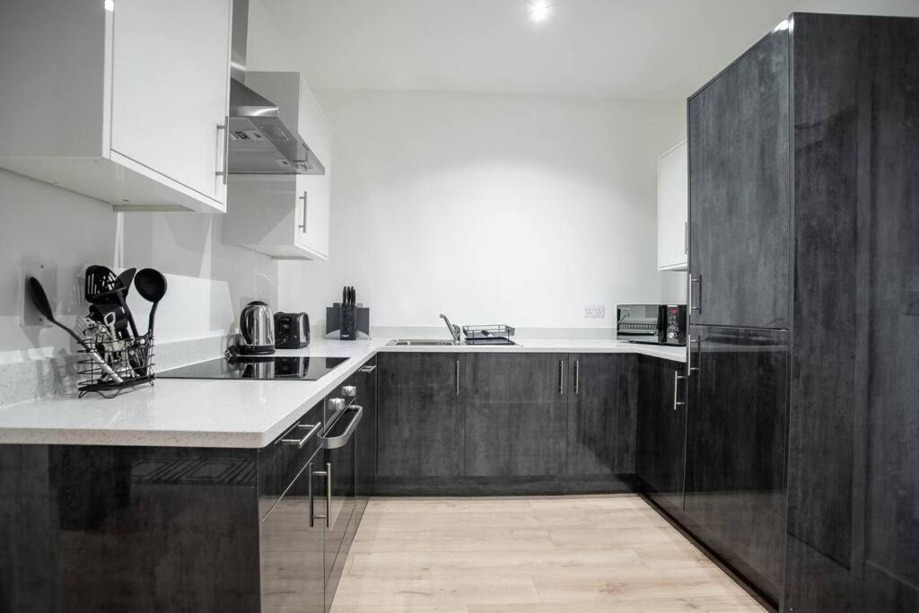 Bayard Apartments City Centre 2 Bedroom Apartment Питерборо Екстериор снимка